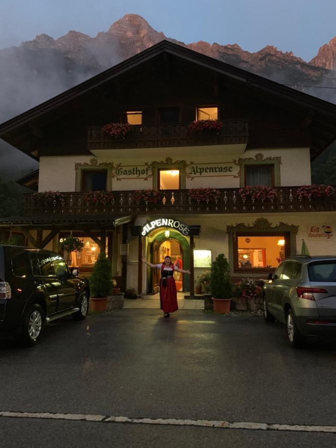 Pension Nina & Gasthof Alpenrose Gschnitz Exterior photo